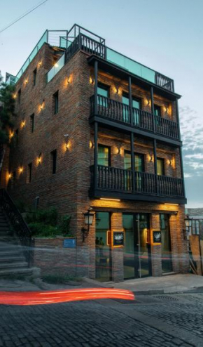 Pantomime Museum Hotel